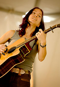 difranco-bridgeton06-311.jpg