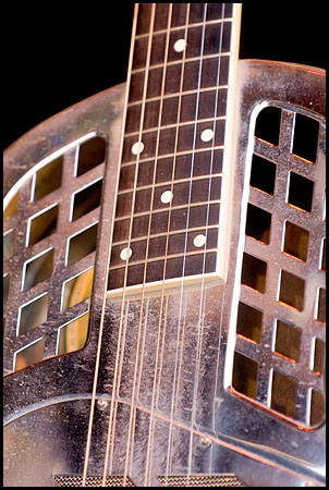 070817-7908-steelguitar