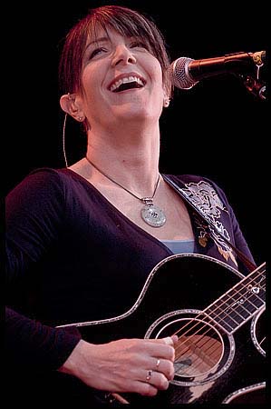 080815-8091-kathy_mattea